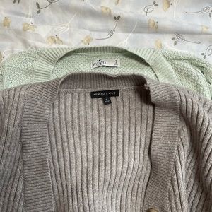 BUNDLE! Two cropped cardigans. Hollister and Kendall & Kylie. Size Small